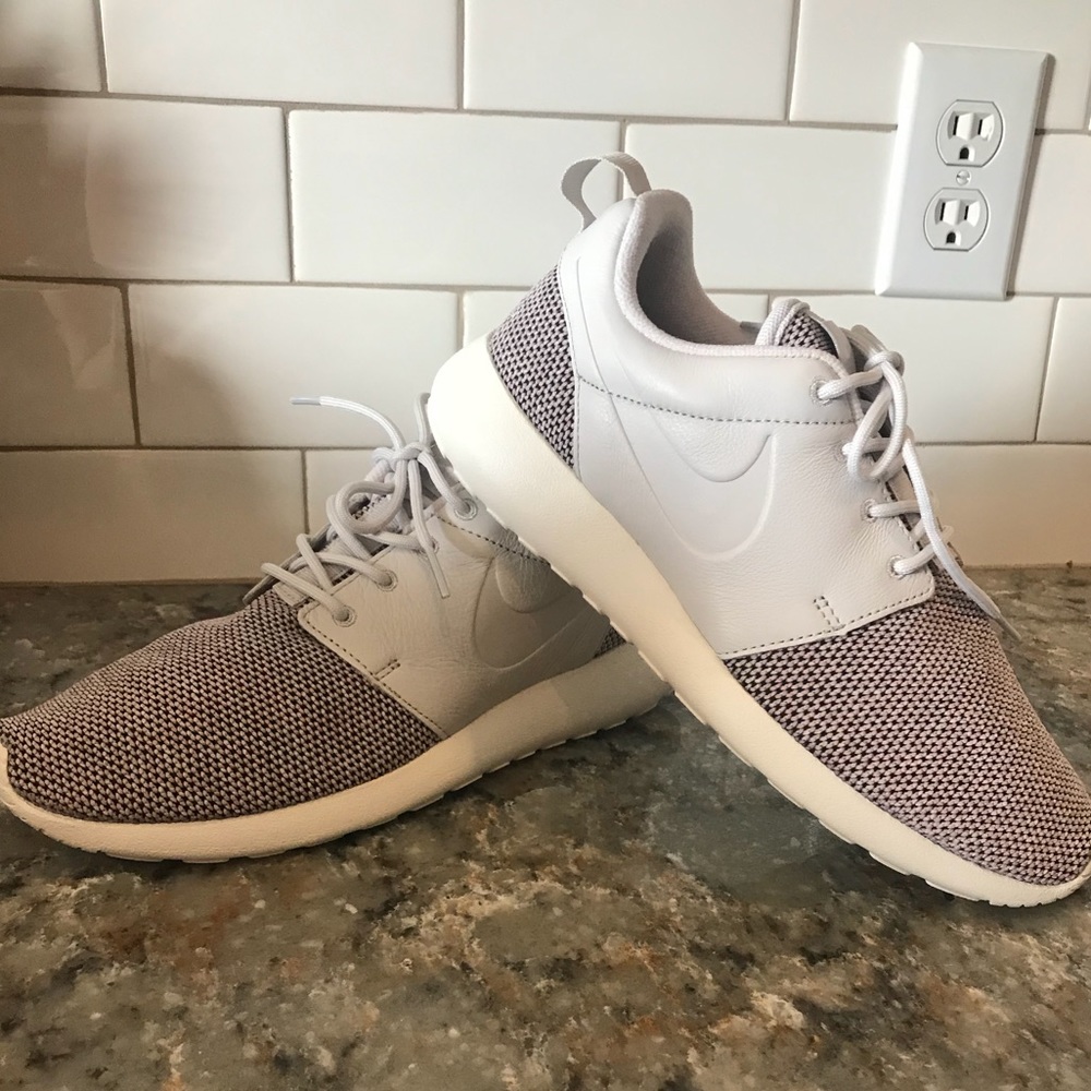 New Nike Roshe One Knit Sneakers